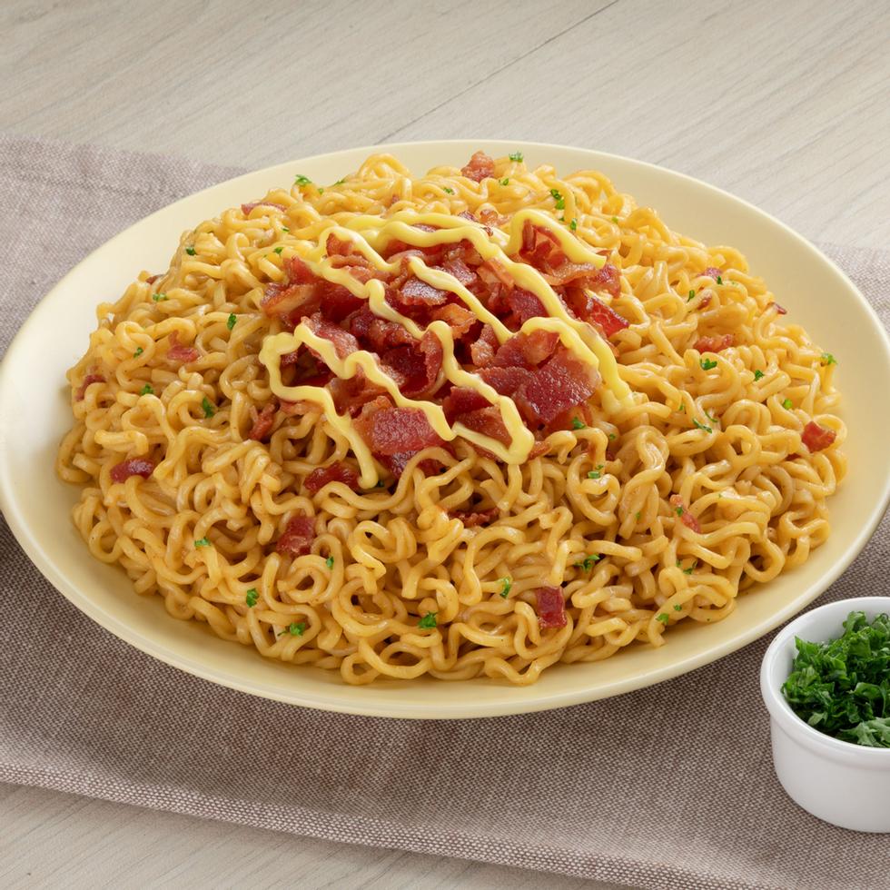 LUCKY ME! CHEESY BACON PANCIT CANTON